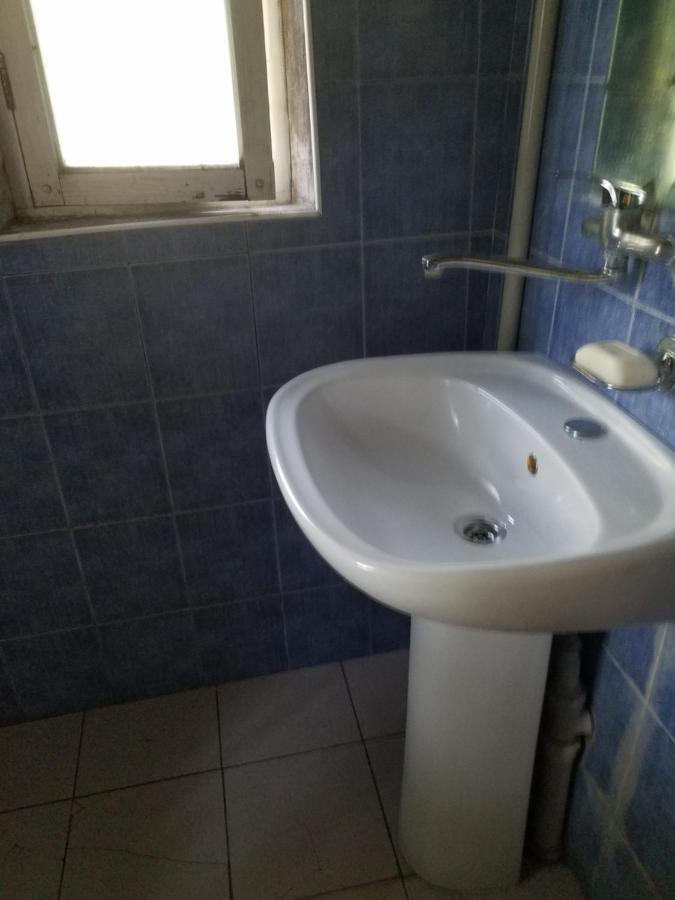 Уиут Ниниа Сад Apartment Tbilisi Bagian luar foto