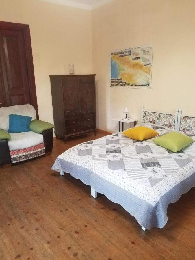 Уиут Ниниа Сад Apartment Tbilisi Bagian luar foto