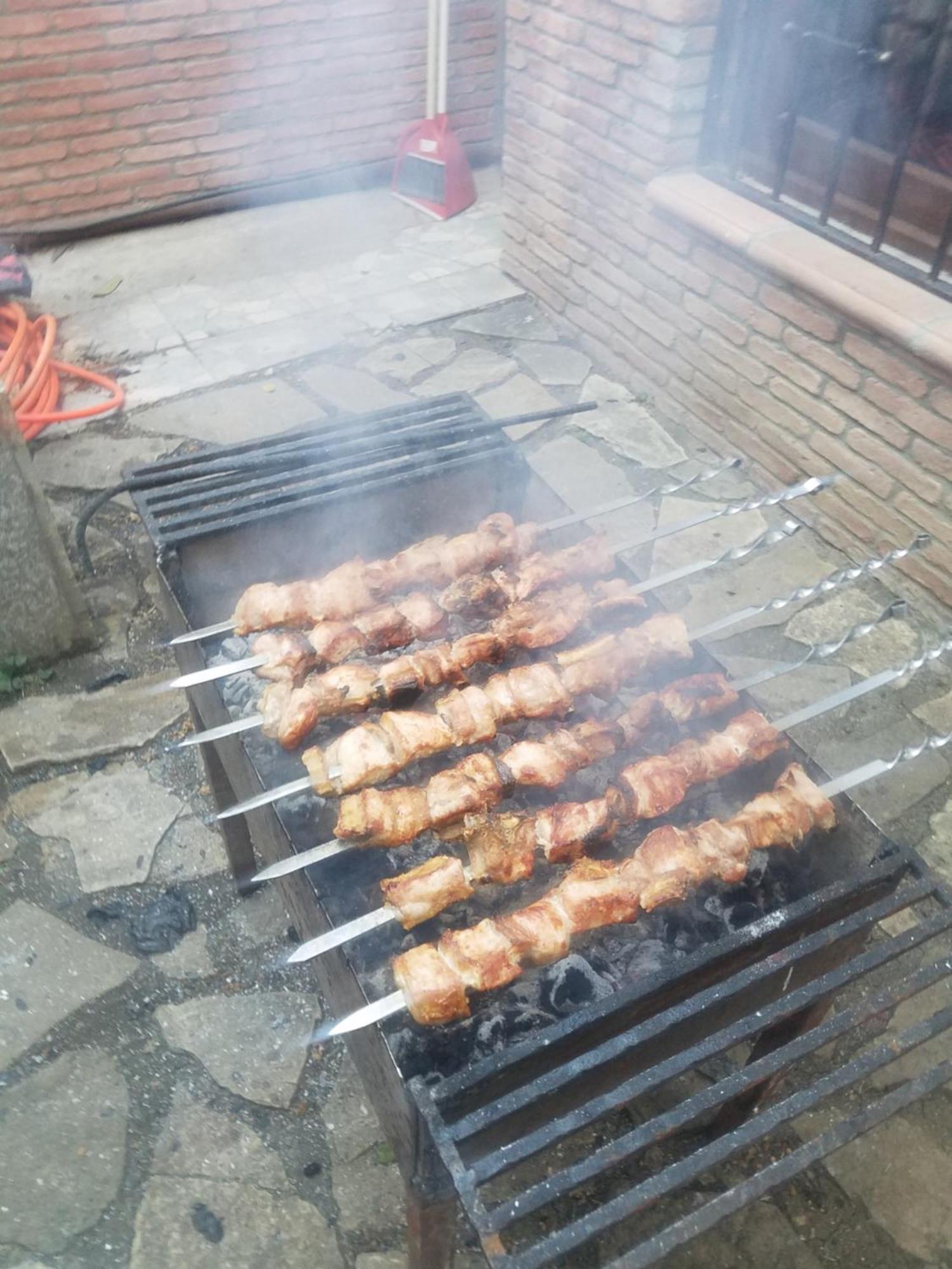 Уиут Ниниа Сад Apartment Tbilisi Bagian luar foto